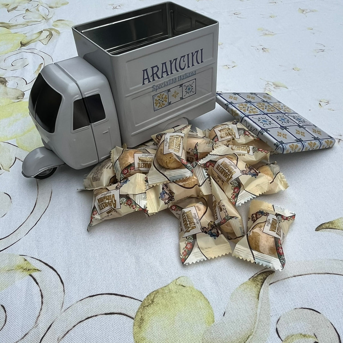 Koekblik - Piaggio Ape Arancini