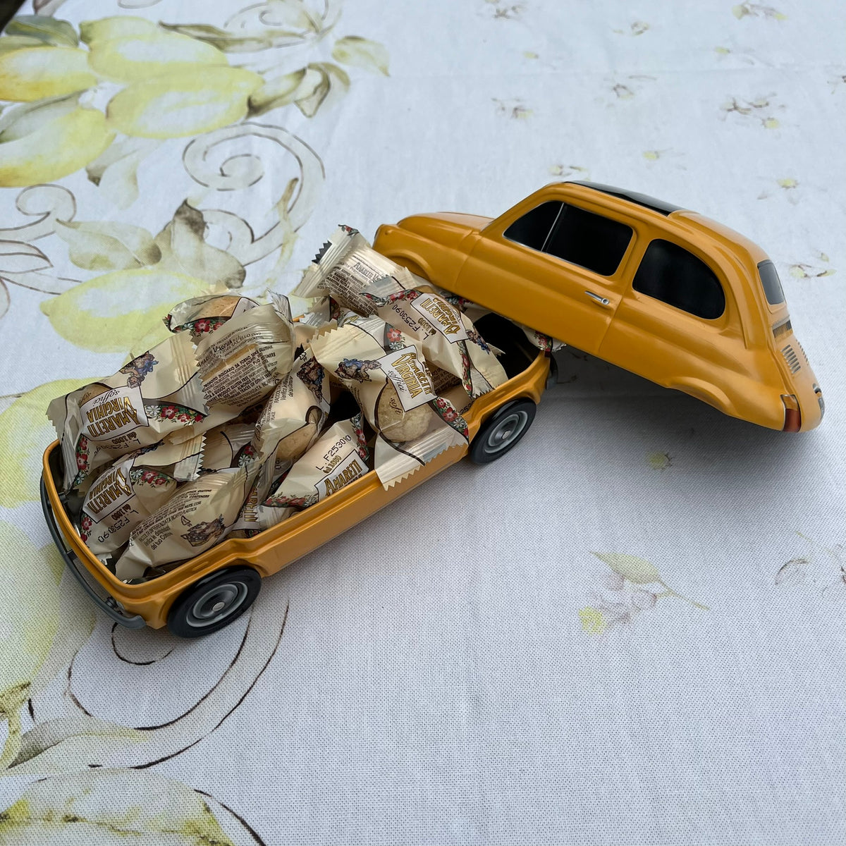 Koekblik - Fiat 500 Geel