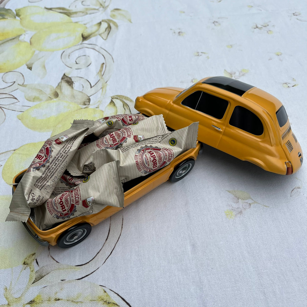 Koekblik - Fiat 500 Geel