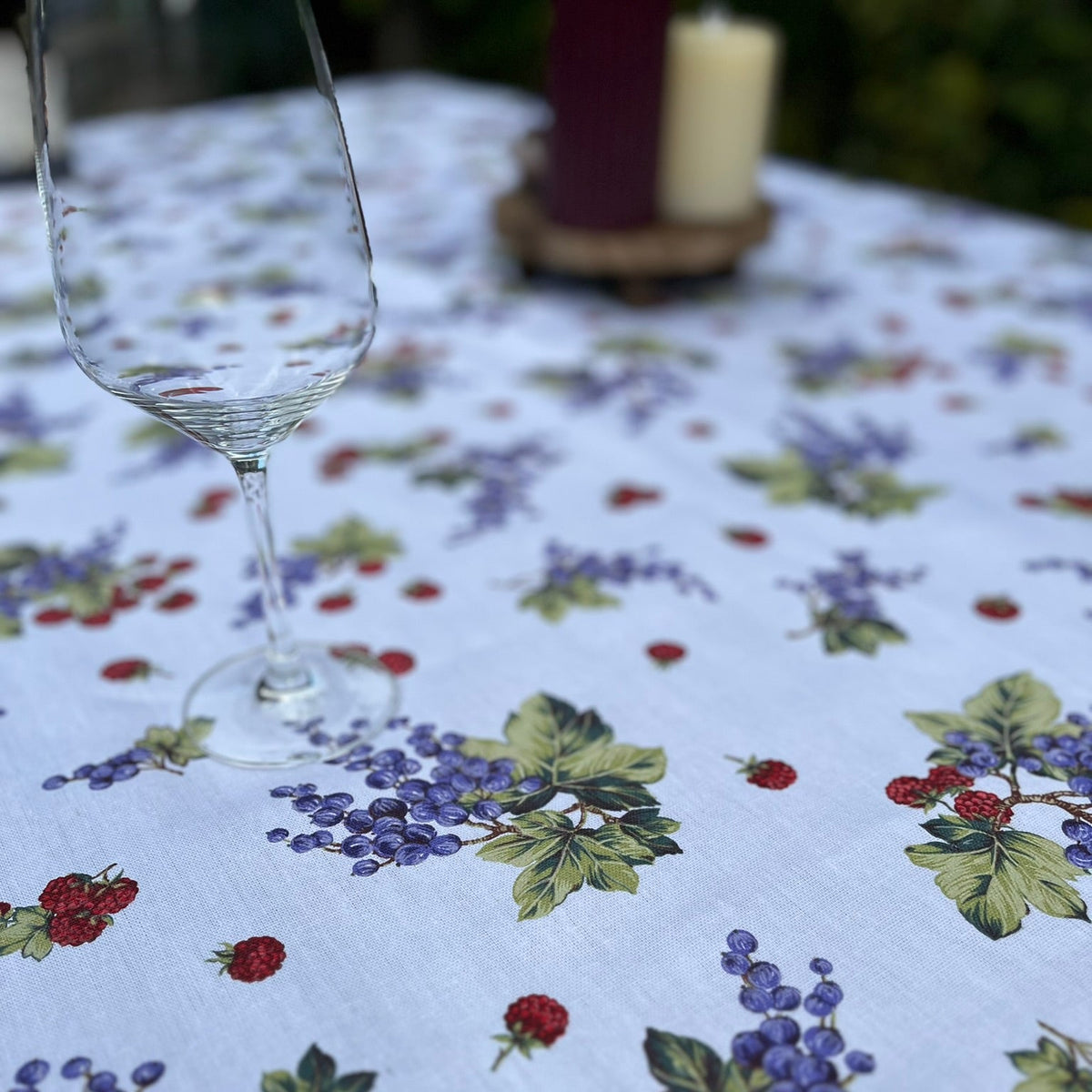 Italiaans tafelkleed Mirtilli e Lamponi - katoen - blauwe bes en framboos