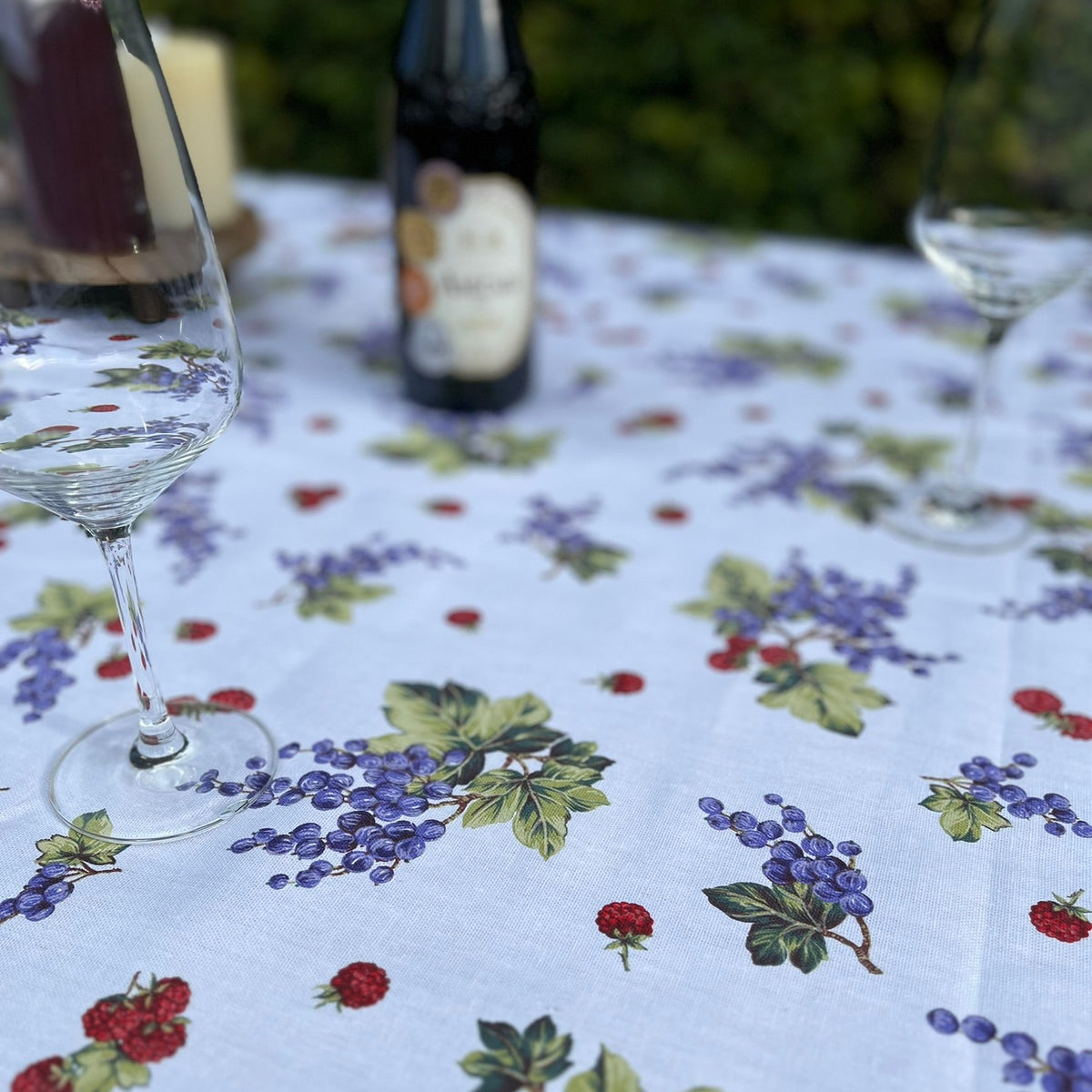 Italiaans tafelkleed Mirtilli e Lamponi - katoen - blauwe bes en framboos